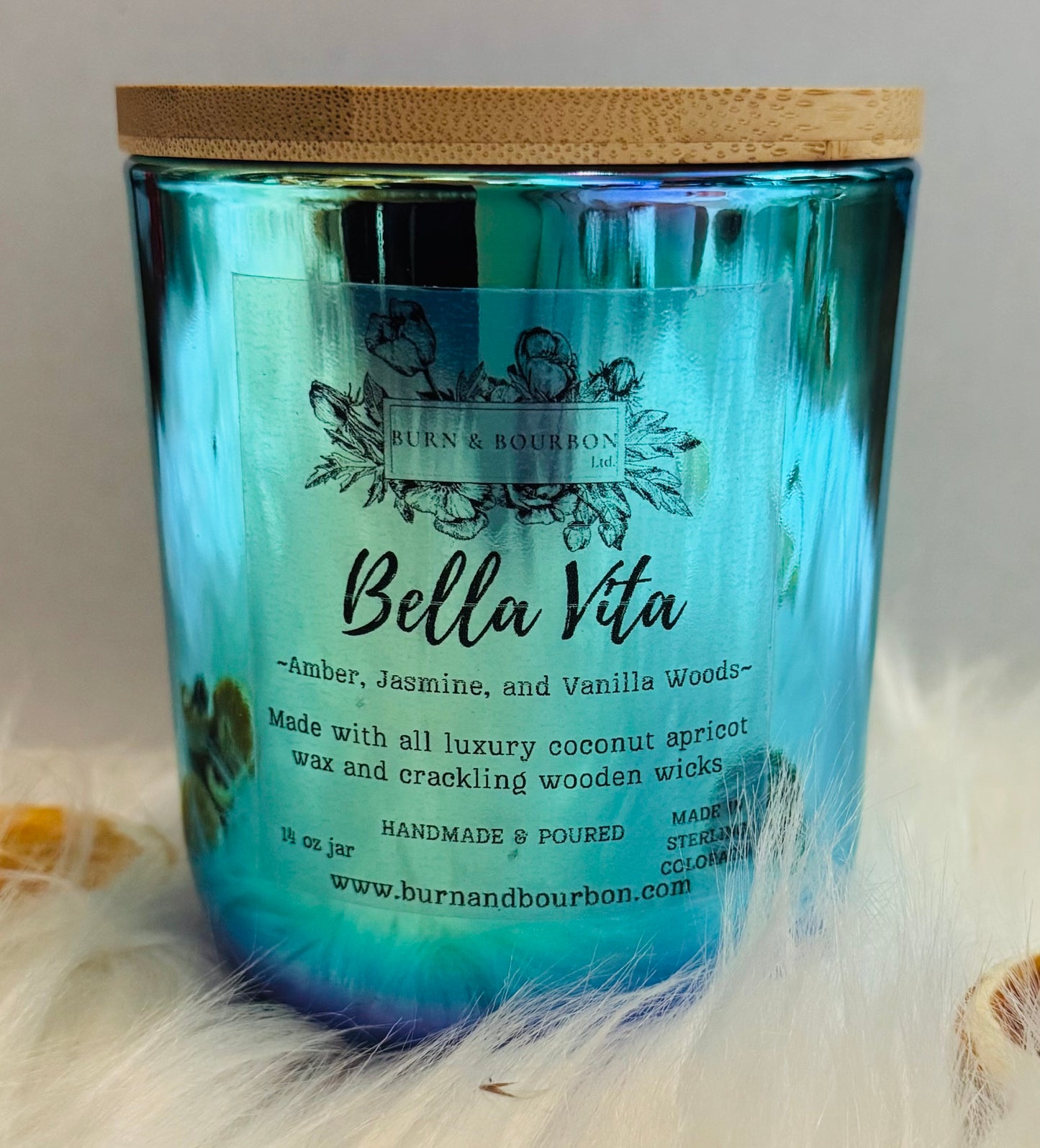 Bella Vita | 14 oz Wooden Wick Candle